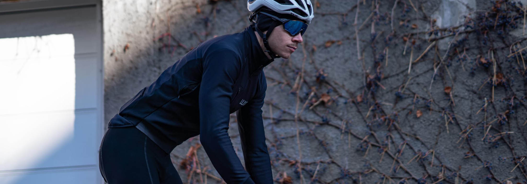 jacket designed to cycling in winter season on the road or gravel bike